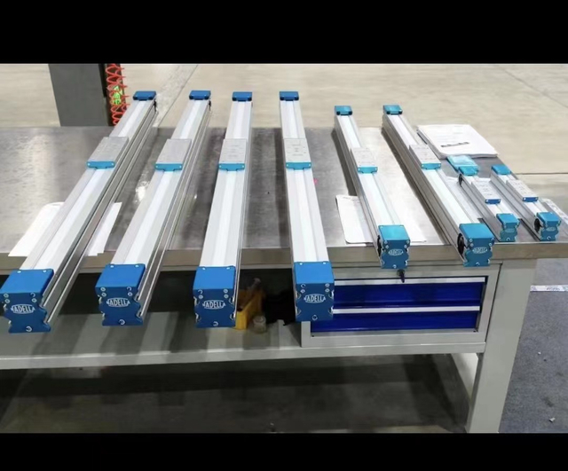Guide rail slider optical axis